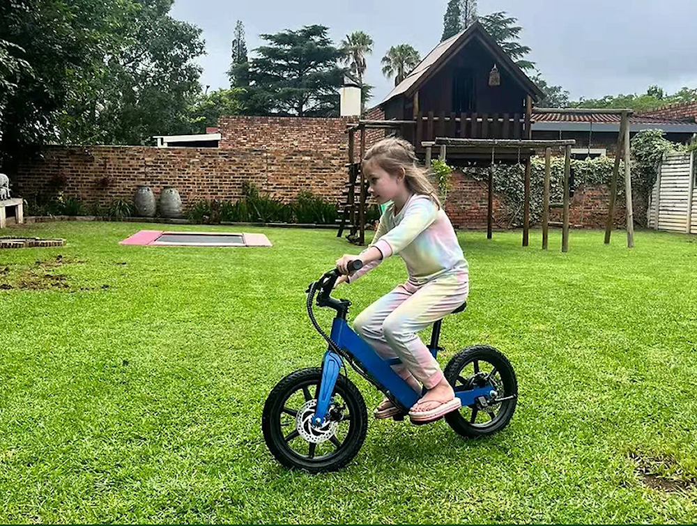Amy – Compact and stylish electric bike.