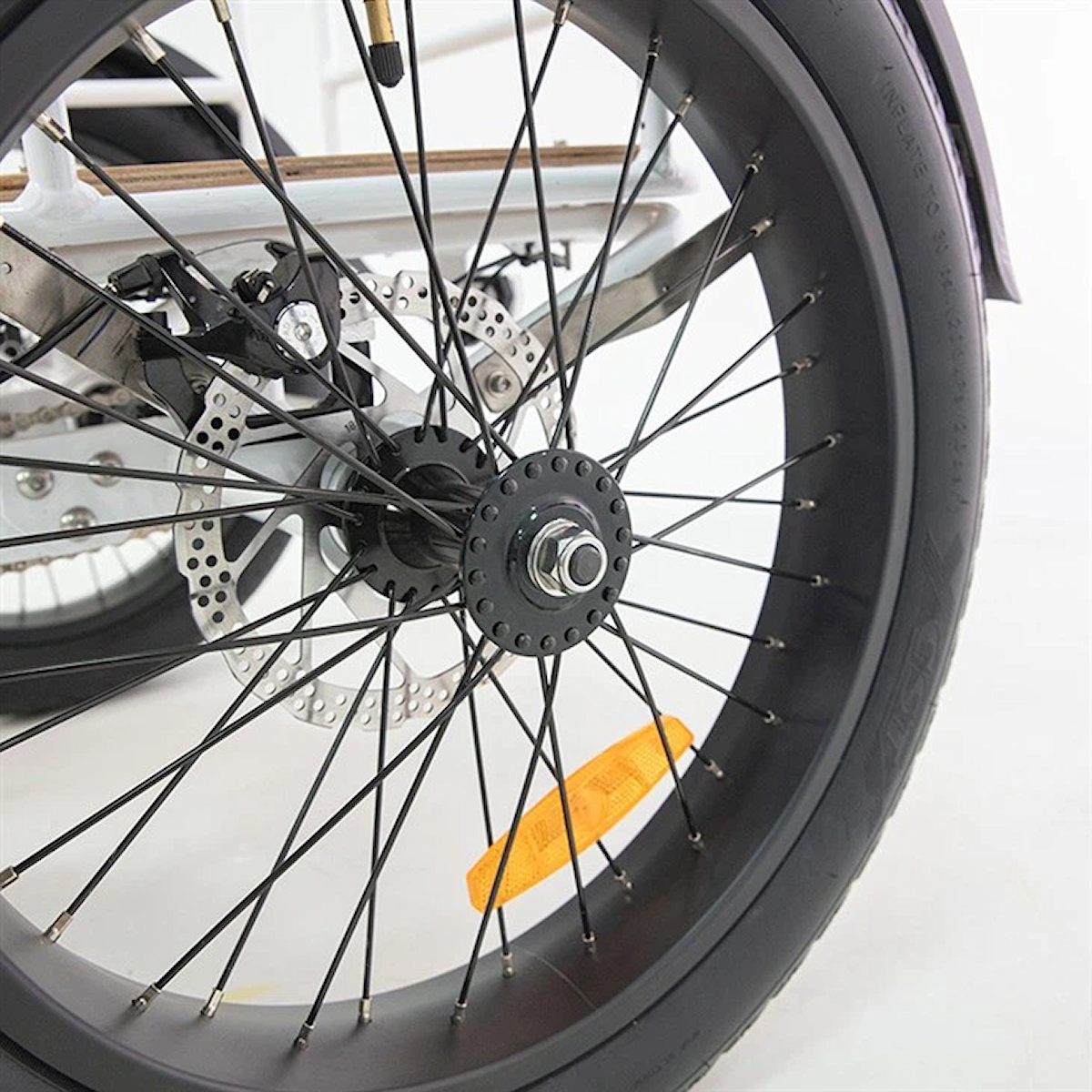 20x3 Mobility e-trike Rear-drive Step-thru by JOBO