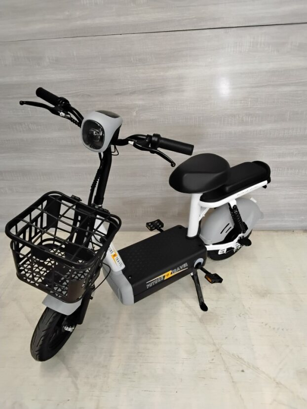 Sweat Bean Left – Unique and compact electric bike design.
